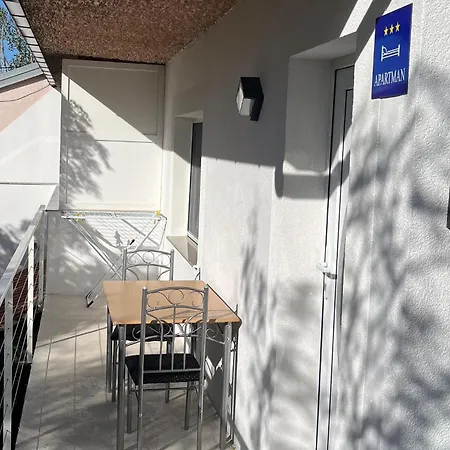 Apartment 1 Bedroom Gorgeous In