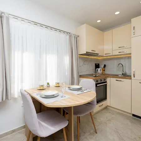 1 Bedroom Gorgeous In *