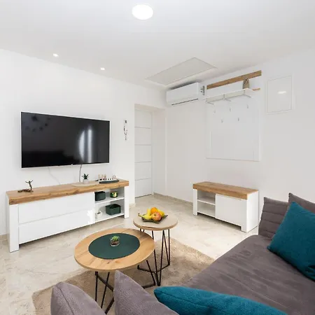 1 Bedroom Gorgeous In アパート *